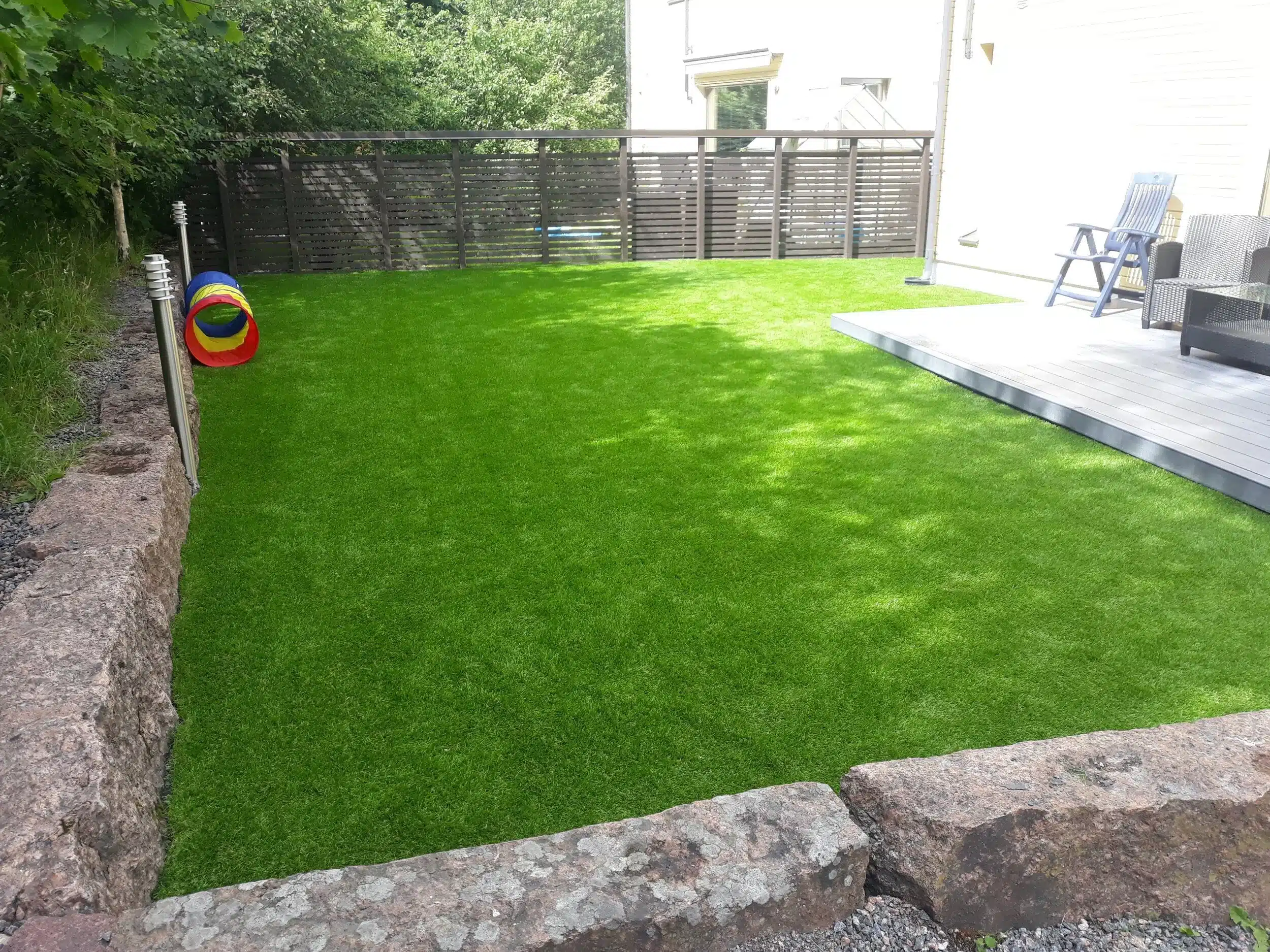 Tekonurmi pihalle Propertit