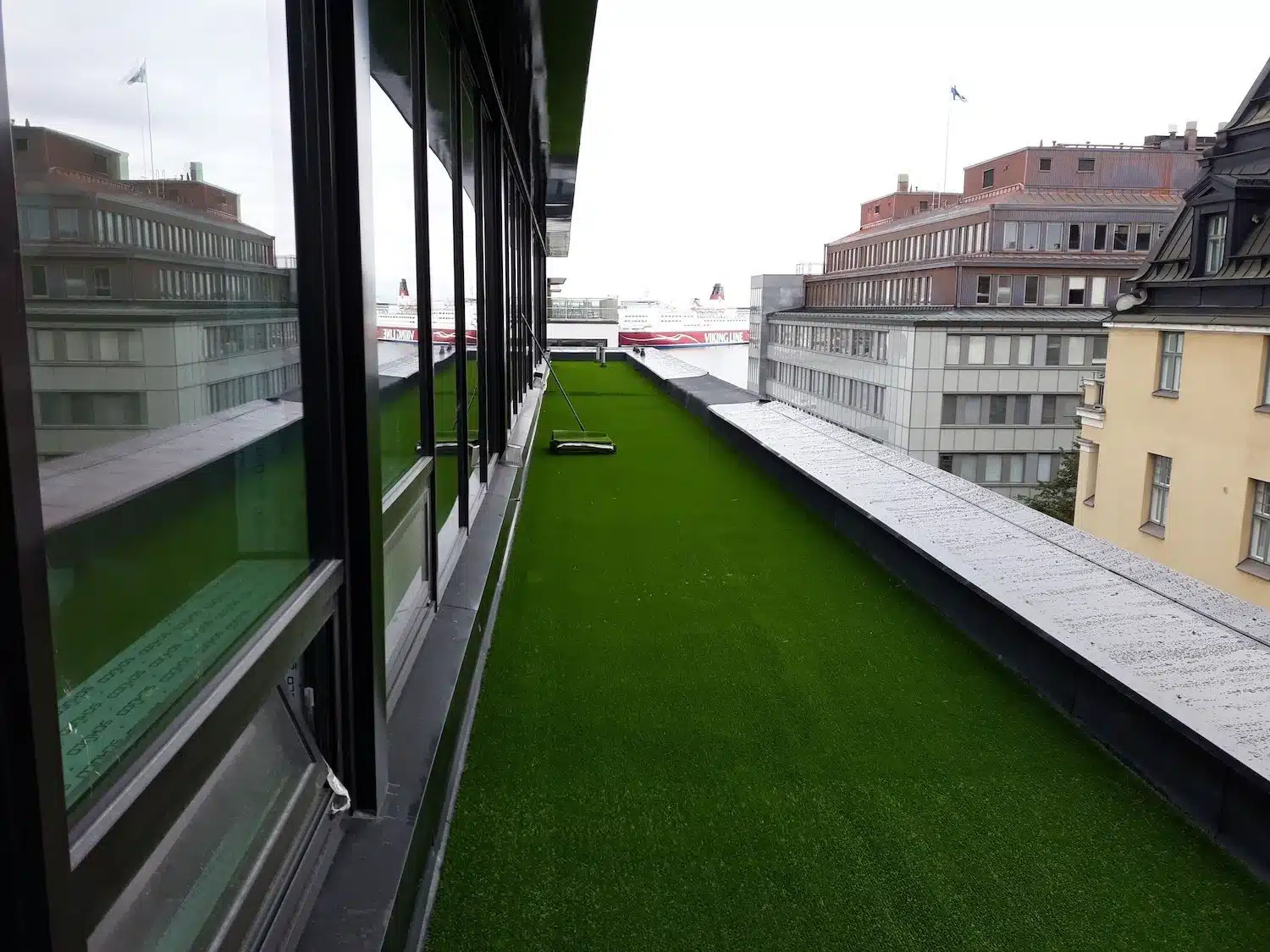 Tekonurmi parvekkeelle/terassille 3 Tekonurmiterassillaparvekkeella.jpg