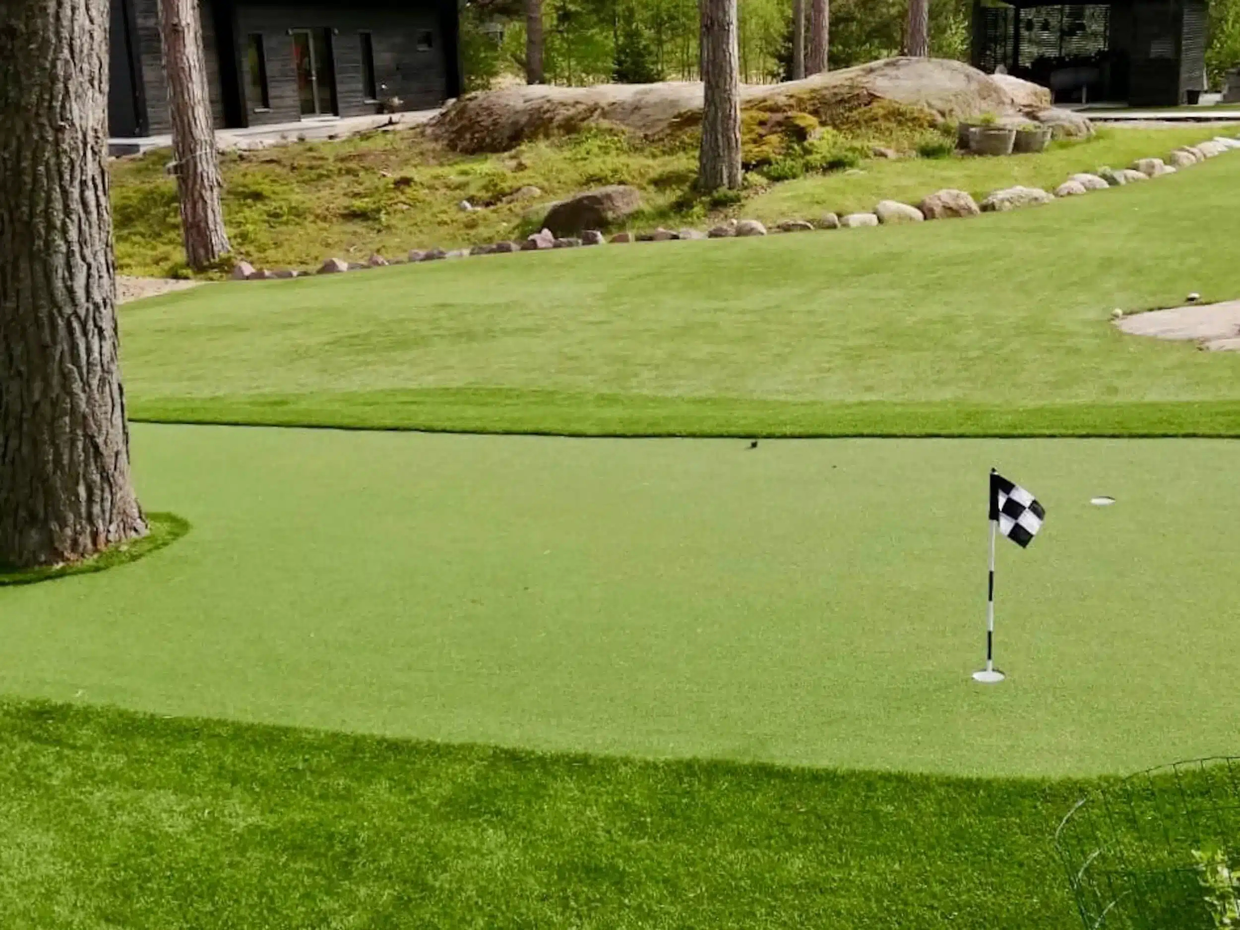 Tekonurmi puttigriinille, Propertit JPHelenius.